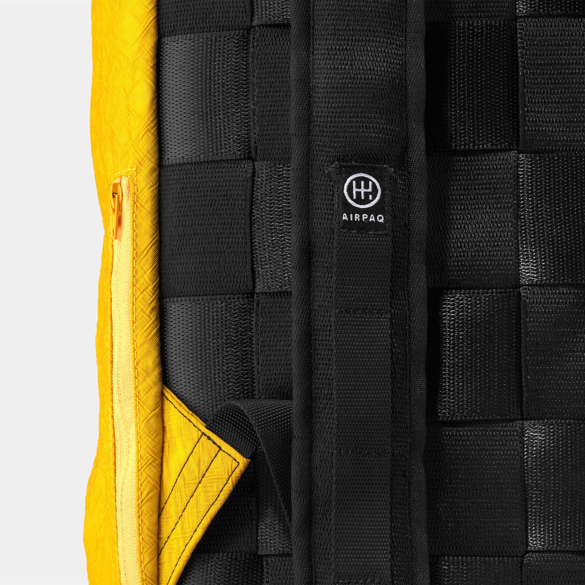 Rucksack Rolltop – Weiße Rolle - Airpaq GmbH